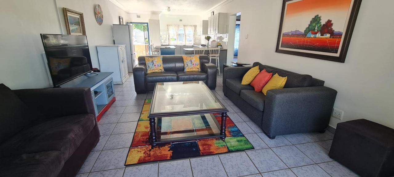 Ferienwohnung Aride 4 Awesome View Of Uvongo Main Swimming Beach From Communal Braai Area Margate Exterior foto