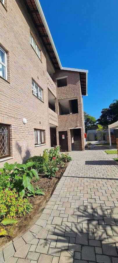Ferienwohnung Aride 4 Awesome View Of Uvongo Main Swimming Beach From Communal Braai Area Margate Exterior foto